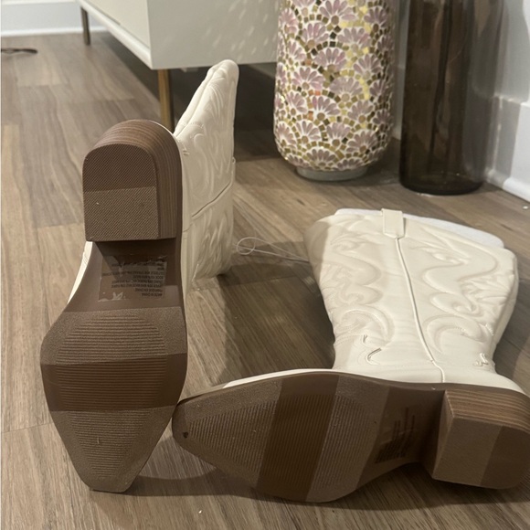 NEW Extra Wide Calf Knee High Boots Off-white, Western Cowgirl Style - size 9 - Picture 10 of 13